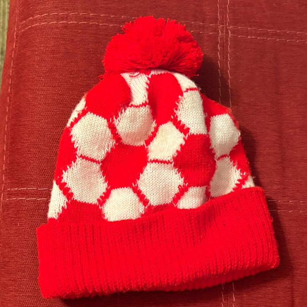 Vintage  Unisex - Red and White Pom-Pom Beanie